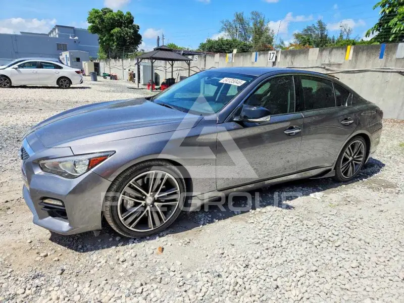 2014 Infinity Q50 photo