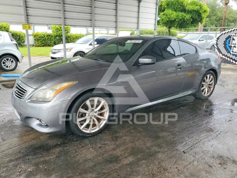 2014 Infinity Q60 фото