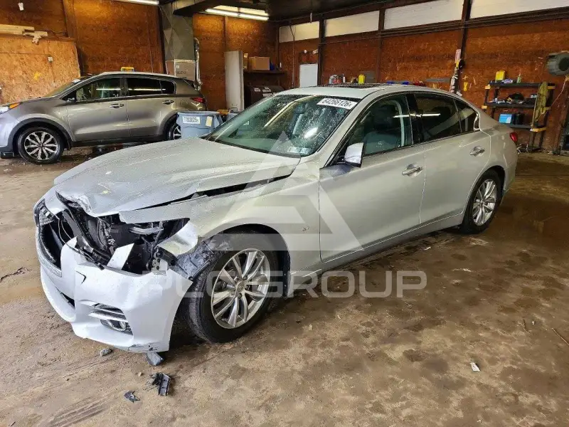 2014 Infinity Q50 фото