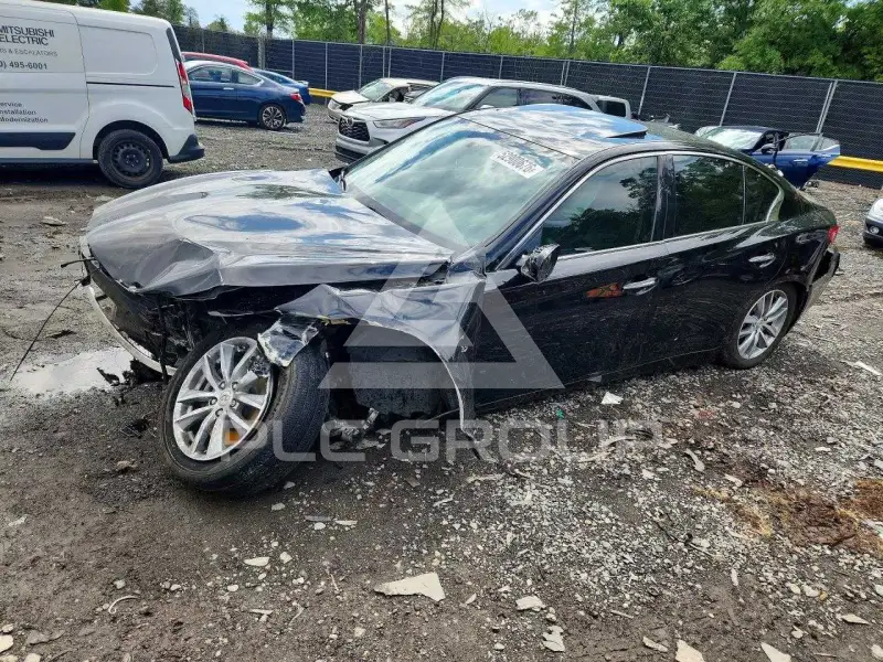 2014 Infinity Q50 фото