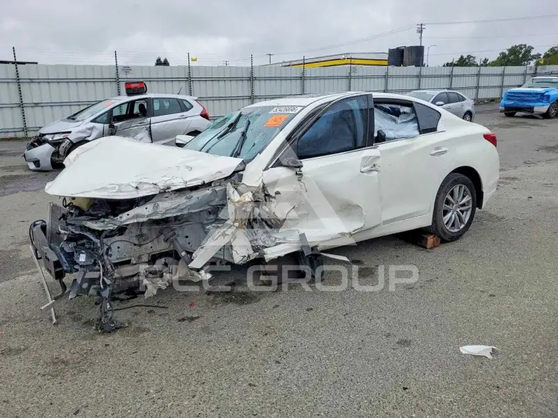 2014 Infinity Q50 photo