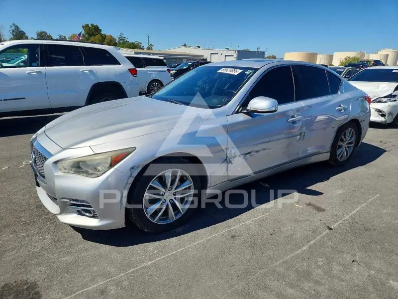 2014 Infinity Q50 фото