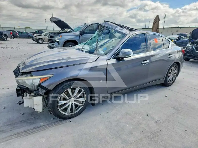 2014 Infinity Q50 фото