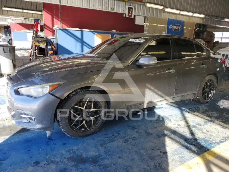 2014 Infinity Q50 фото