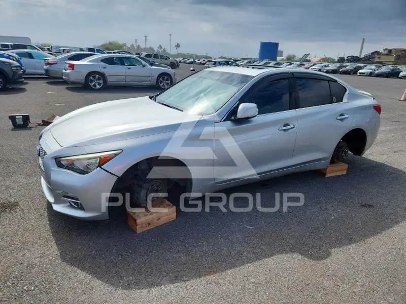 2014 Infinity Q50 photo