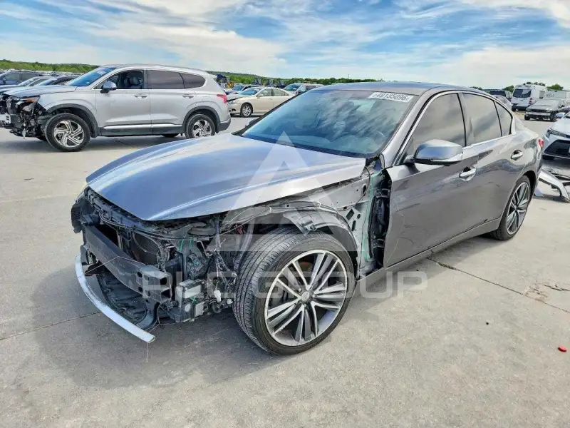 2014 Infinity Q50 фото
