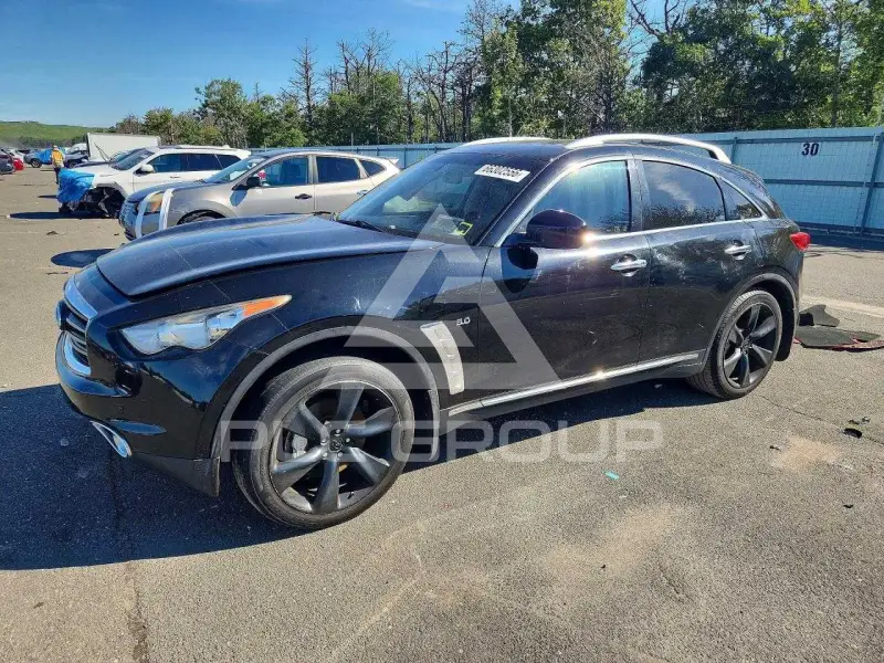 2014 Infinity QX70 photo
