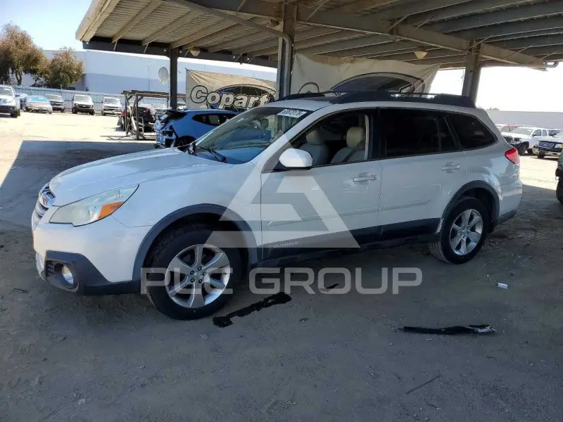 2014 Subaru Outback photo