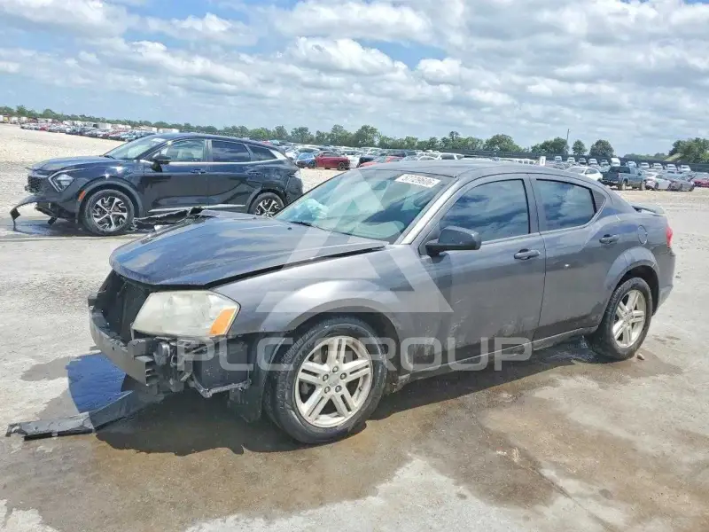 2014 Dodge AVENGER photo
