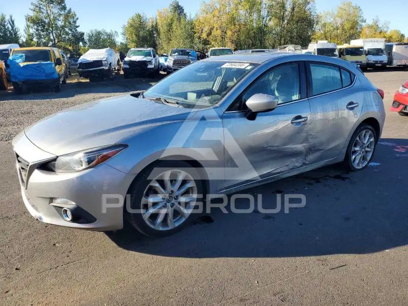 2014 Mazda 3 photo
