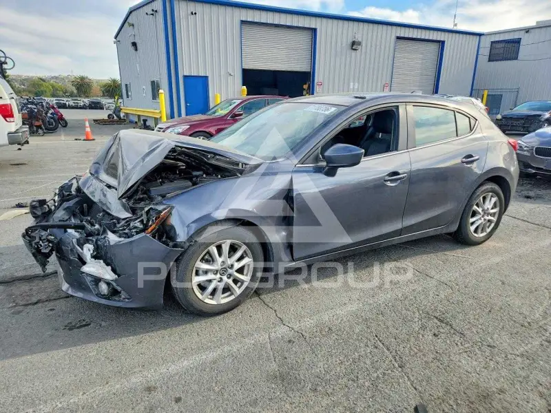 2014 Mazda 3 photo