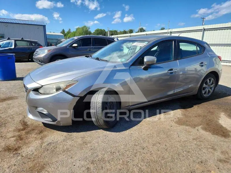 2014 Mazda 3 photo