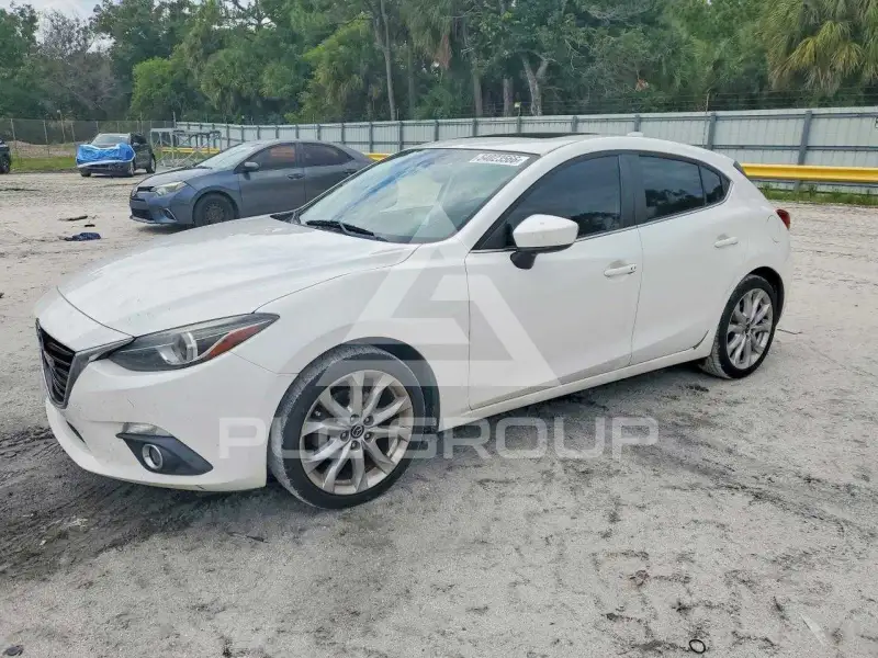 2014 Mazda 3 photo