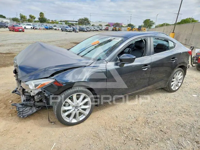 2014 Mazda 3 photo