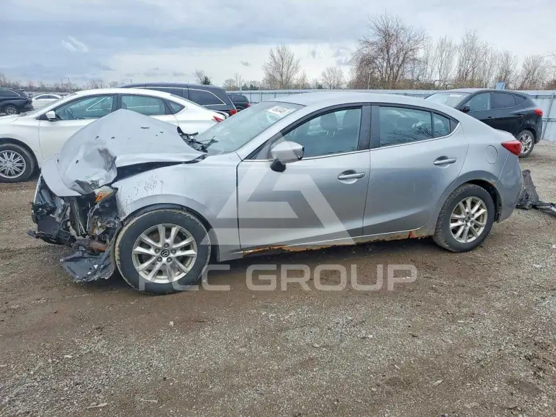 2014 Mazda 3 photo