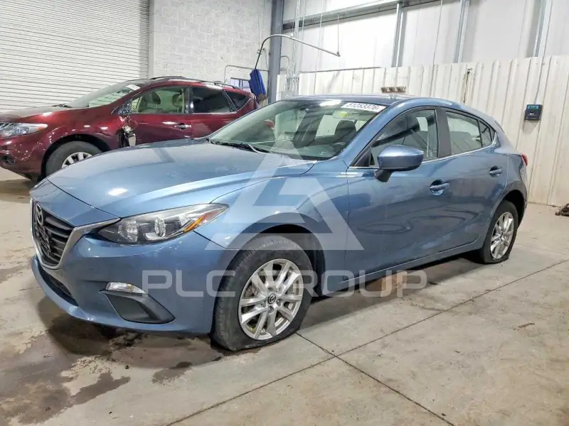 2014 Mazda 3 photo