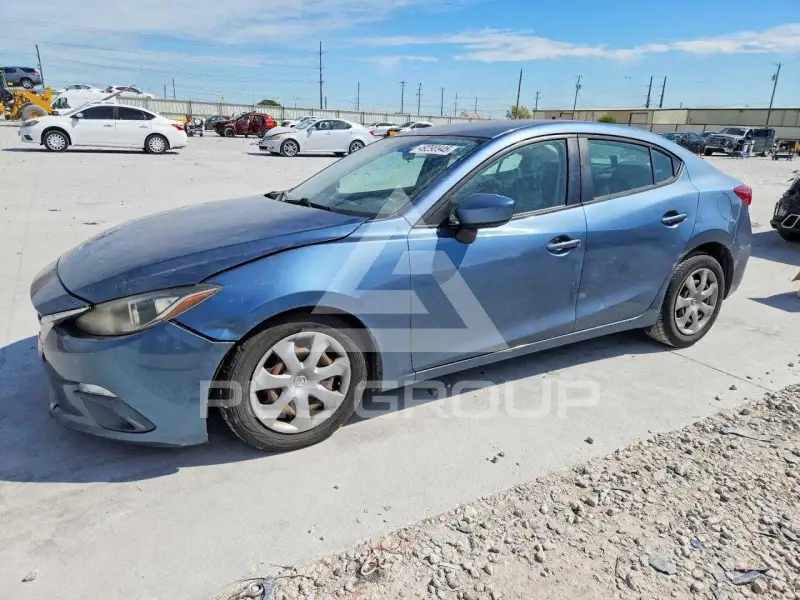 2014 Mazda 3 photo