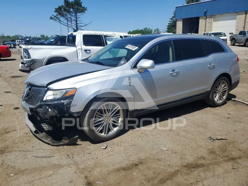 2014 Lincoln MKT фото