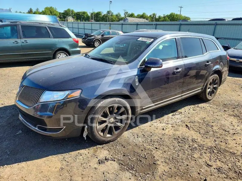 2014 Lincoln MKT photo