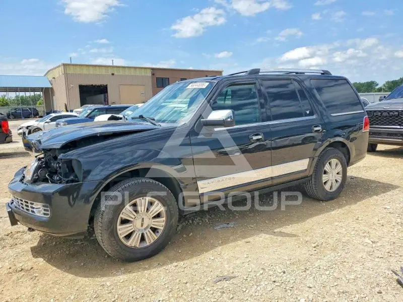 2014 Lincoln NAVIGATOR photo