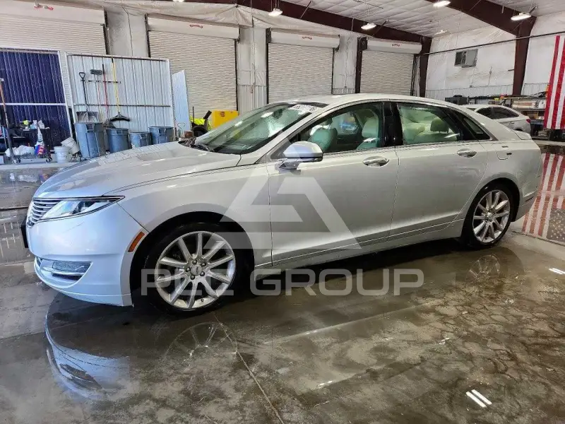 2014 Lincoln MKZ photo