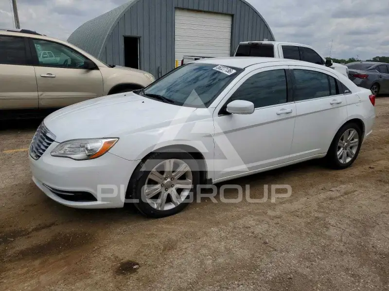 2014 Chrysler 200 фото