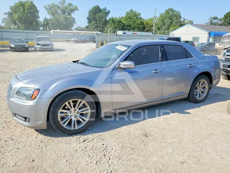 2014 Chrysler 300 фото
