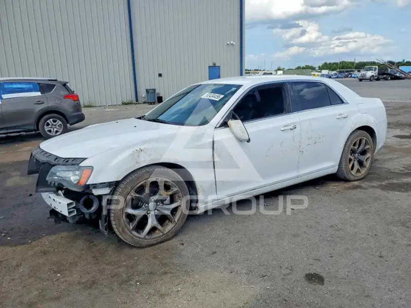 2014 Chrysler 300 photo