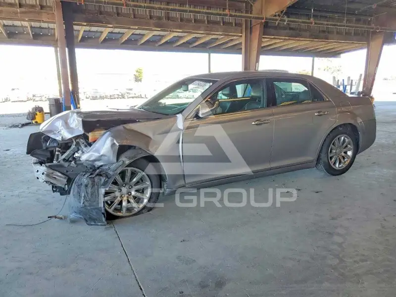 2014 Chrysler 300 фото