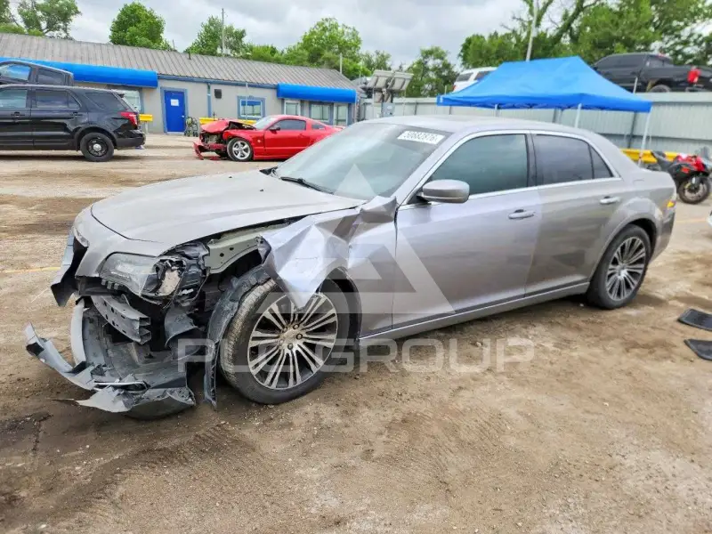 2014 Chrysler 300 фото