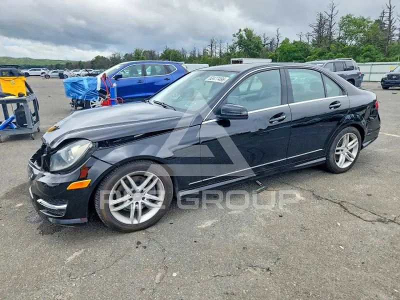 2014 Mercedes Benz C-Class photo