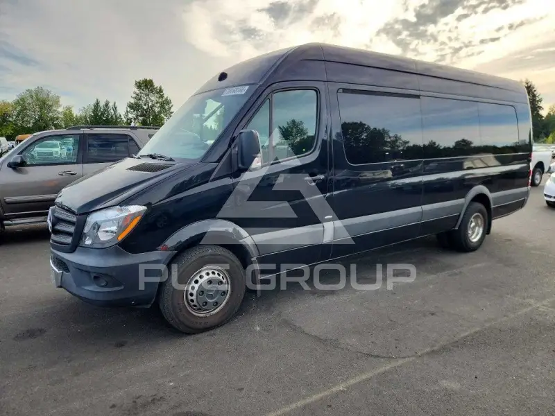 2014 Mercedes Benz Sprinter photo