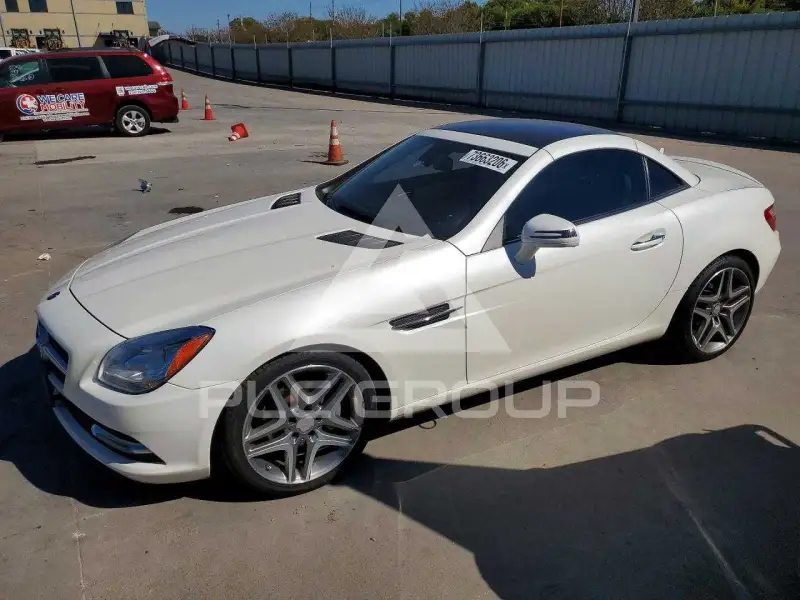 2014 Mercedes Benz SLK-Class фото
