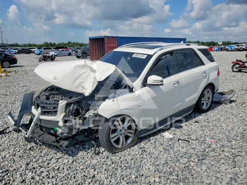 2014 Mercedes Benz ML-Class photo