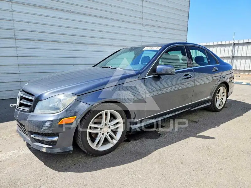 2014 Mercedes Benz C-Class фото