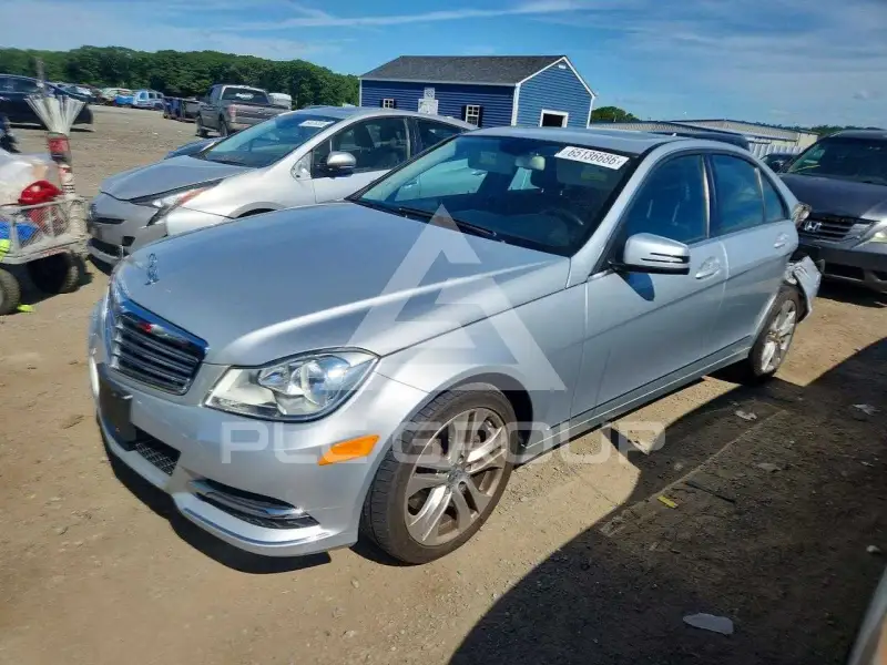 2014 Mercedes Benz C-Class photo