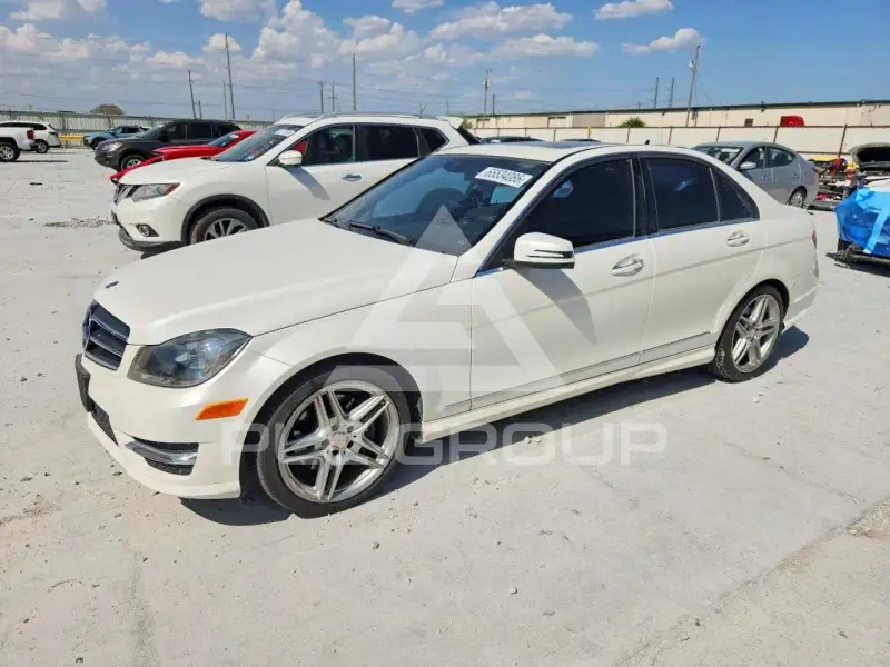 2014 Mercedes Benz C-Class photo