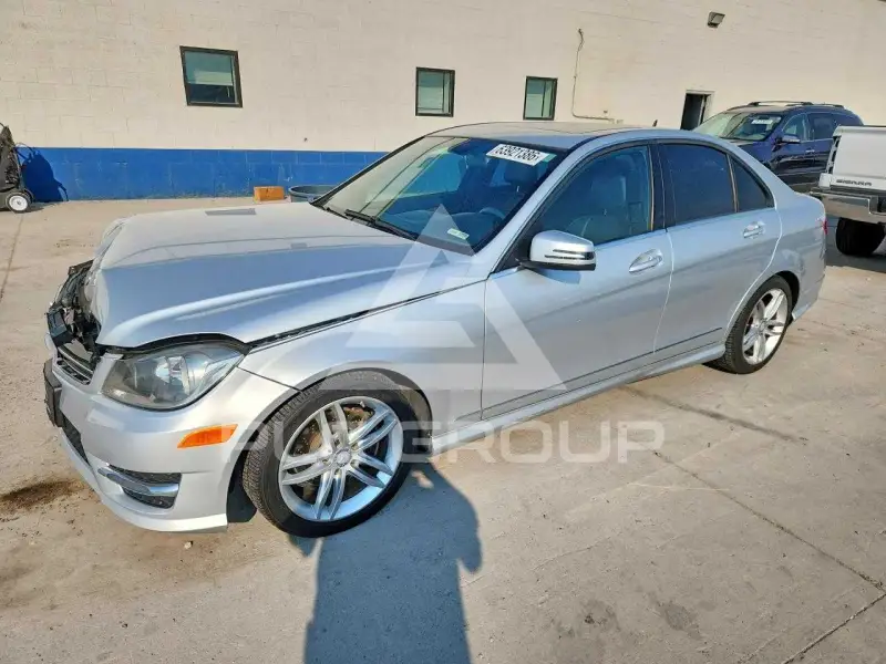 2014 Mercedes Benz C-Class фото