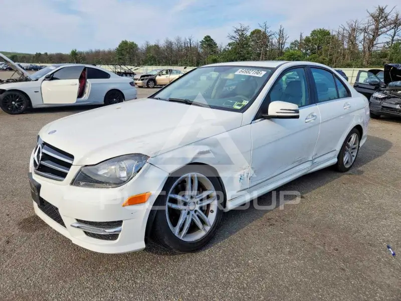 2014 Mercedes Benz C-Class фото