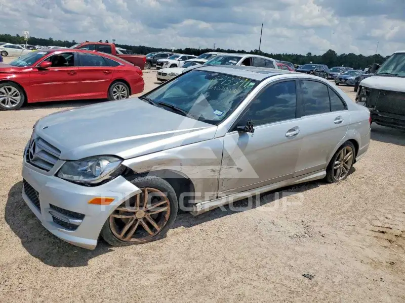 2014 Mercedes Benz C-Class фото