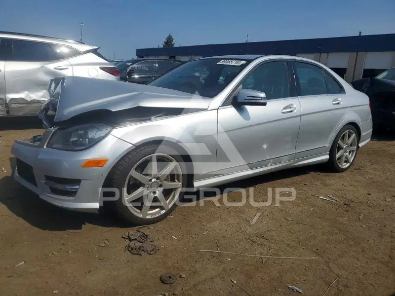 2014 Mercedes Benz C-Class photo