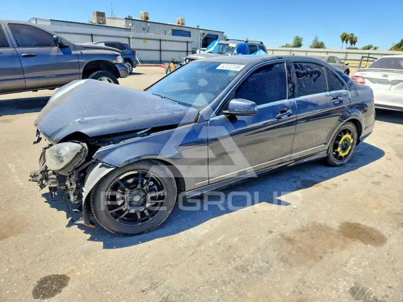 2014 Mercedes Benz C-Class photo
