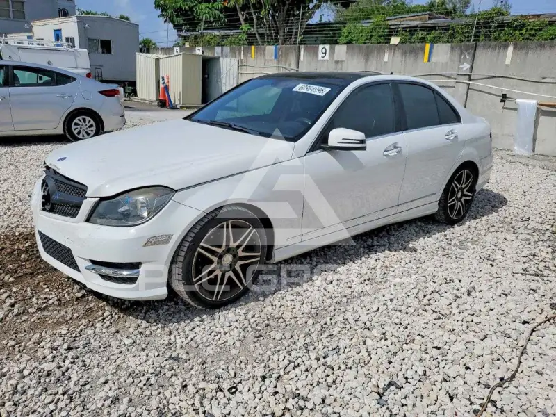 2014 Mercedes Benz C-Class фото