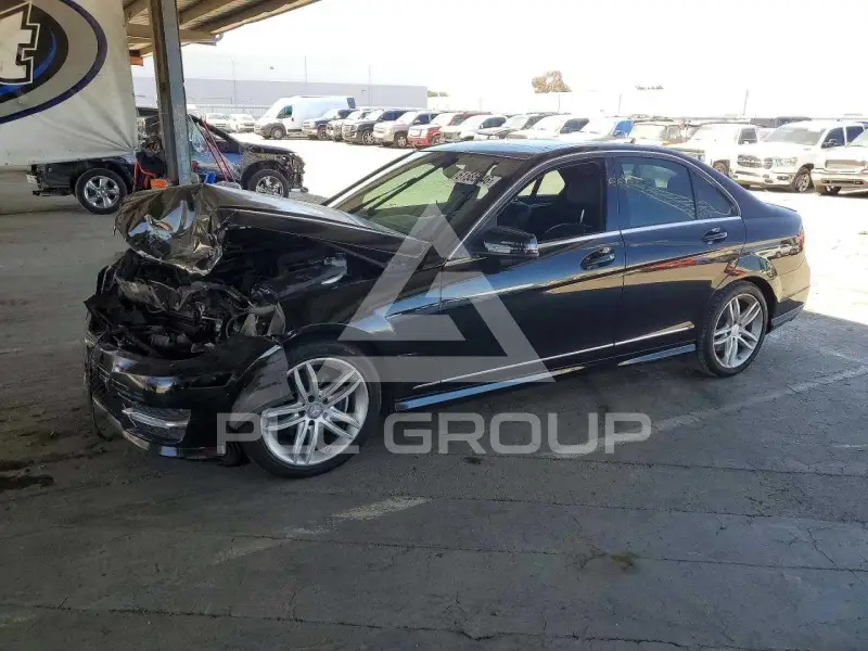 2014 Mercedes Benz C-Class photo