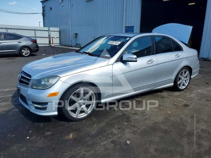 2014 Mercedes Benz C-Class photo