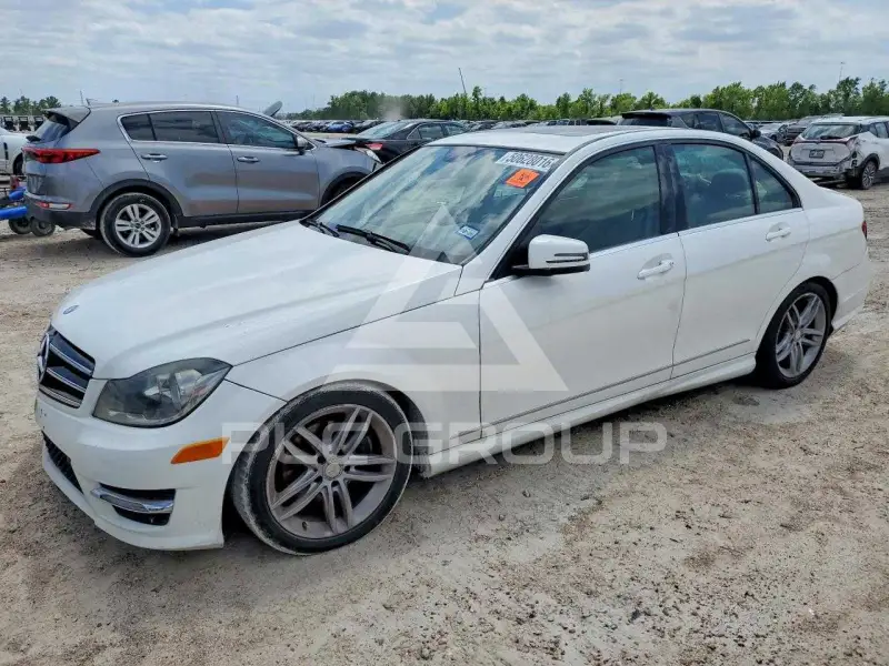 2014 Mercedes Benz C-Class фото