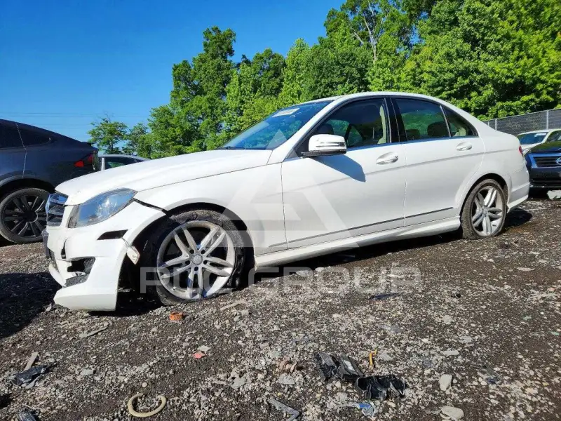 2014 Mercedes Benz C-Class фото