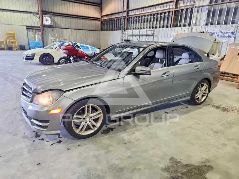 2014 Mercedes Benz C-Class фото