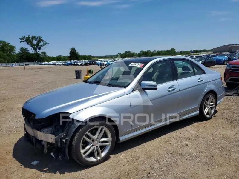 2014 Mercedes Benz C-Class фото