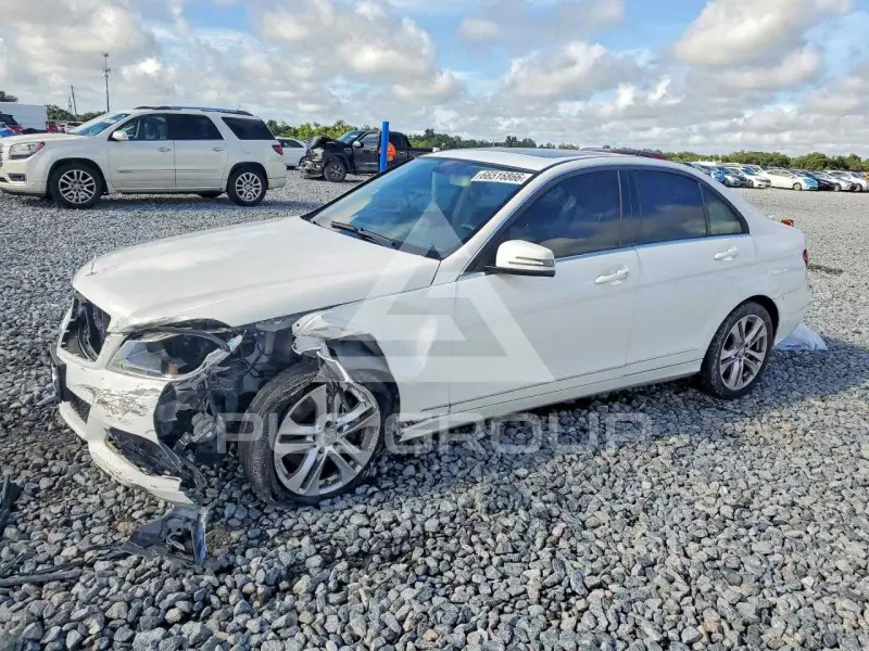 2014 Mercedes Benz C-Class photo